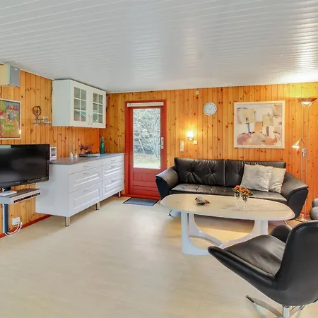 Holiday home Gunsten - 2-3km From The Sea By Interhome Henne Strand